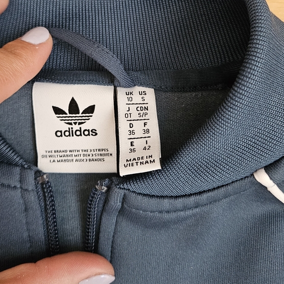 Adidas shirt - Picture 2 of 5